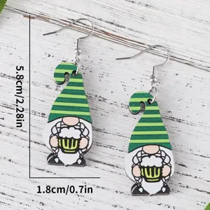St. Patrick's Tag Holz Zwerg Bier Ohrringe, süßer doppelseitiger Urlaubs Ohrschmuck.