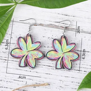 Holz doppelseitige holografische Blumen Ohrringe Detailansicht, tolles Regenbogen Design.