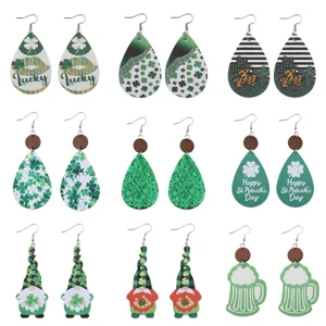 St. Patrick's Tag Kleeblatt PU Leder Tropfen Ohrringe, festliche Zwerg Bier Ohrringe.