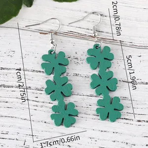 St. Patrick's Tag grüne hölzerne vierblättrige Kleeblatt Ohrringe mit silbernen Haken Damen