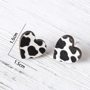 Süße schwarz-weiße Kuhmuster Holz Holz Herz Ohrstecker für Damen Mode Schmuck Geschenk