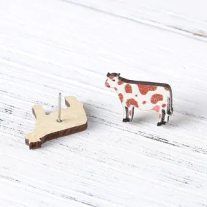 Niedliche Kuh Holz Ohrstecker für Damen, süßes Tier Design handgemachte Holz Schmuck.