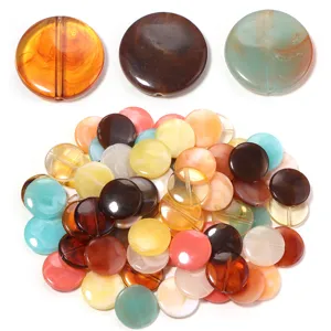 Cuentas sueltas redondas planas de acrílico de colores para hacer joyas diy y pulseras.