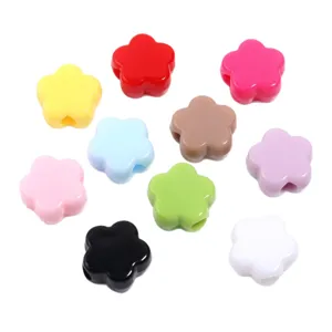 Perline sfuse di fiori in acrilico colorato per creazione gioielli bracciali collane DIY.