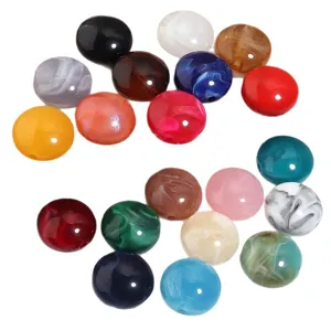 Cuentas redondas planas de acrilico de colores para joyeria DIY y pulseras artesanales.