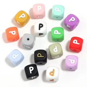 Perles carrées en silicone colorées avec trou droit pour accessoires de bracelet DIY