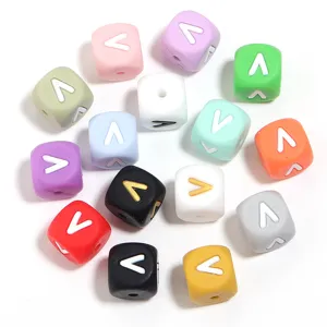 Perles carrees en silicone colorees avec trou droit pour fabrication de bracelet DIY