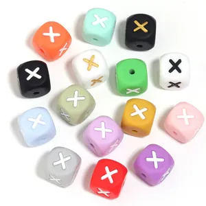 Perles carrées en silicone colorées lettre X, perles en vrac trouées pour bijoux DIY.