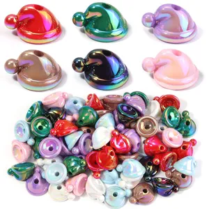 Perles de chapeau de Noël en acrylique coloré pour bijoux DIY, perles arc-en-ciel galvanisées.