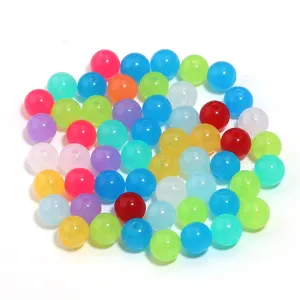 Bunte Acryl Jelly Perlen Detailaufnahme, ideal für DIY handgemachte Schmuckherstellung.