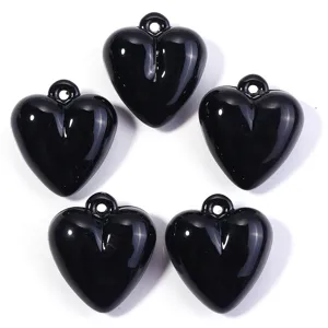 Schwarze Acryl Herz Anhänger für DIY Schmuckherstellung, Charms Accessoires im 5er Set.