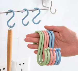 Crochets en S en plastique polyvalents pour suspendre les vetements rangement maison