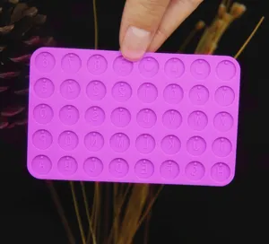 Silikon Buchstaben und Zahlen Anhänger Form für Epoxidharz DIY Handwerk, Detailansicht.