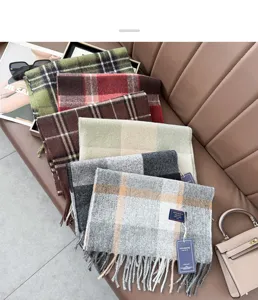 Klassischer britischer Karo-Kaschmir-Schal für den Winter, warmer Retro-Halswärmer für Paare.