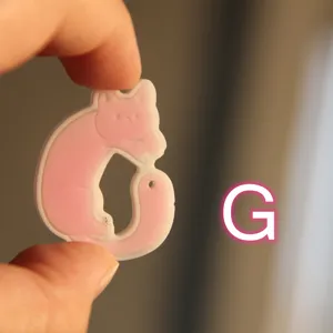 Ciondolo in resina a forma di gatto carino rosa e bianco accessorio decorativo!