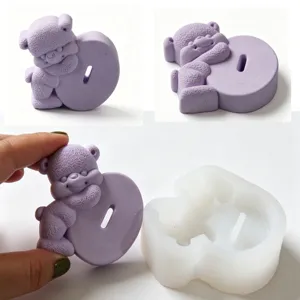 Stampo in silicone con simpatico orsetto e numero zero, perfetto per candele fai da te.