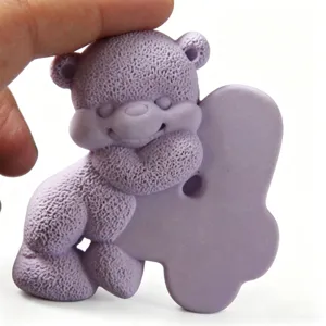 Stampo in silicone orsetto viola carino per produzione candele e decorazione per torta.