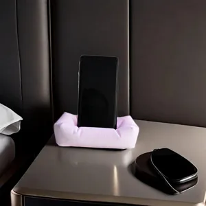 Rosa Kissen Handyhalterung Detailansicht, kreativer Tisch Smartphone Ständer Dekor.