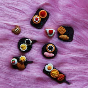 Miniatur Lebensmittel Harz Charms Set mit kleinen Tabletts, ideal fuer DIY Schmuck basteln.