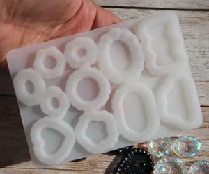Detailansicht der Vintage-Perlen-Silikonform für Epoxidharz-Gießen und DIY-Bastelprojekte.