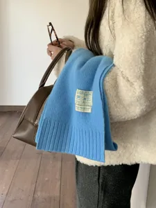 Élégante écharpe en tricot bleu pour femmes hiver douce chaude confortable mode foulard en laine
