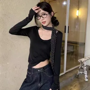 Chic écharpe longue et étroite à pois noirs, accessoire de mode coréen élégant et polyvalent.
