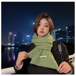 Sciarpa in maglia spessa e calda stile coreano da donna, scaldacollo invernale verde unito.