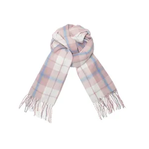 Morbida sciarpa invernale rosa e bianca a quadri con frange per donna stile elegante.