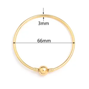 Goldene Metallarmband Detailansicht mit 3mm Drahtstärke und 66mm Innendurchmesser Maße.