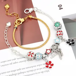 DIY Schlangenketten Armband Schmuckherstellung Zubehör mit bunten Blumen und Feder Anhängern.