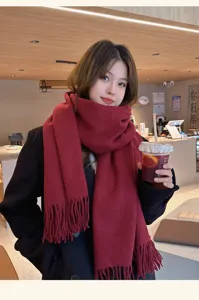 Winter thick warm solid color fringe scarf for women, cozy winter fashion neckerchief.