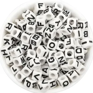 Perles carrees en acrylique blanc alphabet perles de lettres pour la creation de bijoux