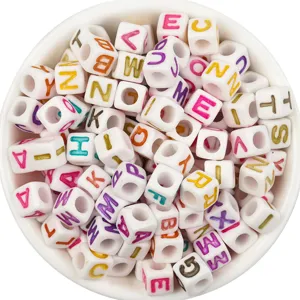 Perles lettres carrées acrylique, lettres anglaises colorées, perles vrac pour loisirs créatifs