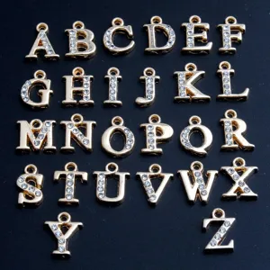 Colgantes de letras con pedrería dorada KC A-Z abecedario abalorios para joyería DIY
