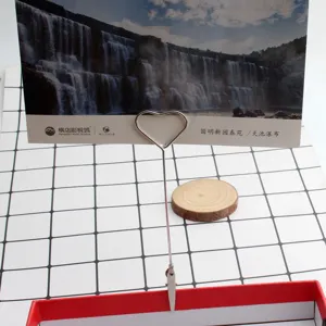 Portanotas de metal creativo, elegante soporte de fotos y postales en forma de corazón.