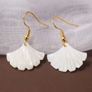 Zomer strand witte schelp waaier vormige oorbellen minimalistisch verguld hangende