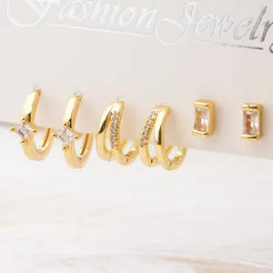 Prachtige 18k vergulde zirkonia creolen en oorknopjes set voor stijlvolle vrouwen.