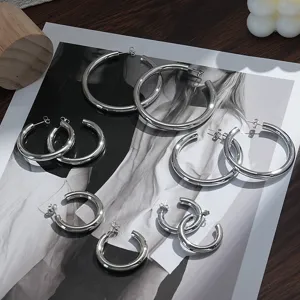 Chique dikke zilveren creolen set, minimalistische grote ronde oorkringen voor dagelijks gebruik.