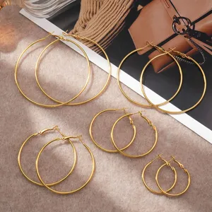 Gouden creolen set, roestvrijstalen grote ringen, klassieke mode-sieraden voor dames.