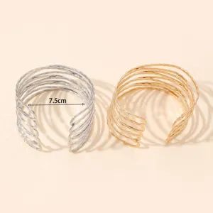 Multilayer open metalen armband manchet, maat 7.5cm, trendy punk stijl sieraden voor dames.
