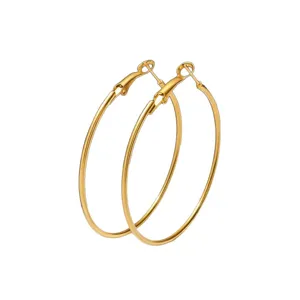 Grote gouden roestvrijstalen oorringen voor vrouwen, klassieke lichte ronde sieraden.