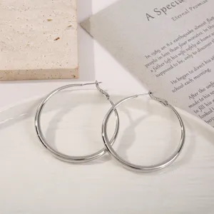 Grote zilveren oorringen voor vrouwen, minimalistische metalen cirkel oorbellen, mode sieraden.