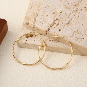 Lichte Luxe Golfkruis Grote Ring Oorbellen Voor Vrouwen Minimalistisch Metaal Geometrisch Rond Oorbellen Zomer Mode Sieraden Accessoire