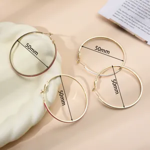 Gouden creolen voor vrouwen 50mm metalen cirkel oorbellen minimalistische sieraden.
