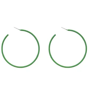 Grote groene gelakte metalen creolen oorbellen, trendy snoepkleur mode sieraden.