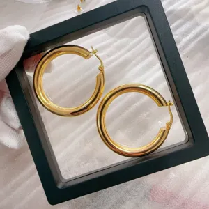 Chique 18k vergulde holle messing dikke creolen oorbellen voor dames, stijlvolle sieraden.