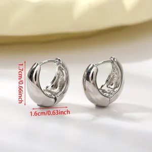 Zilverkleurige onregelmatige geometrische oorbellen voor dames, minimalistische stijl chic.