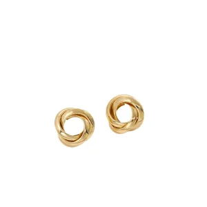 Minimalistische geometrische verweven gouden oorbellen voor vrouwen, stijlvol en chic.