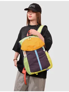 Grote color-block rugzak, waterdichte casual reistas voor outdoor wandelen en dagelijks gebruik.