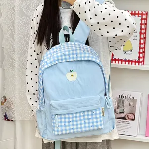 Sac à dos d'école à carreaux bleu clair avec broderie de pomme, style mignon sac journalier.